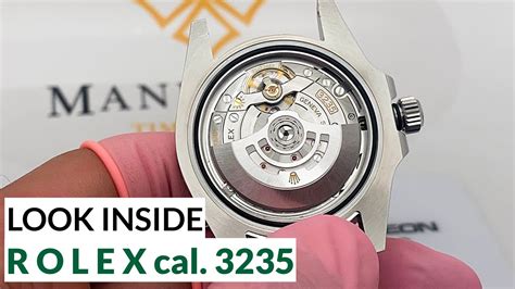 inside rolex submariner case